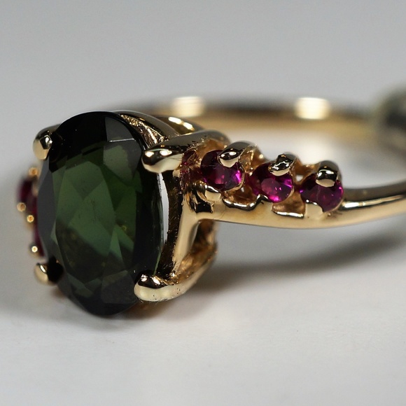 Jewelry - 14KY Gold Genuine Tourmaline & Ruby Ring